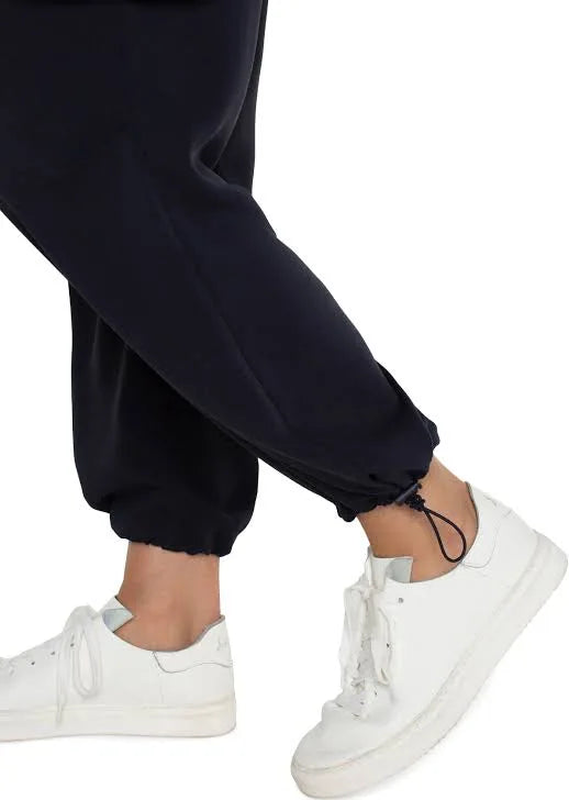 cargo parachute pants/ black