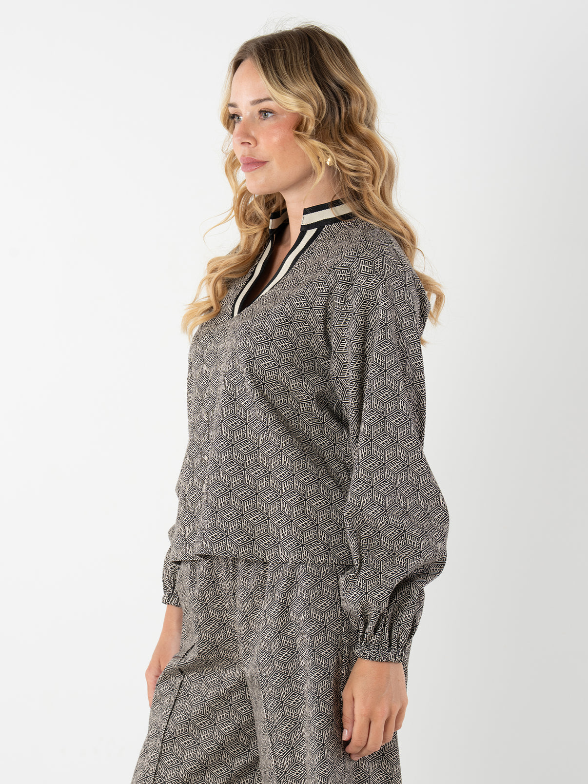 Lolli Top/ Black tonal monogram