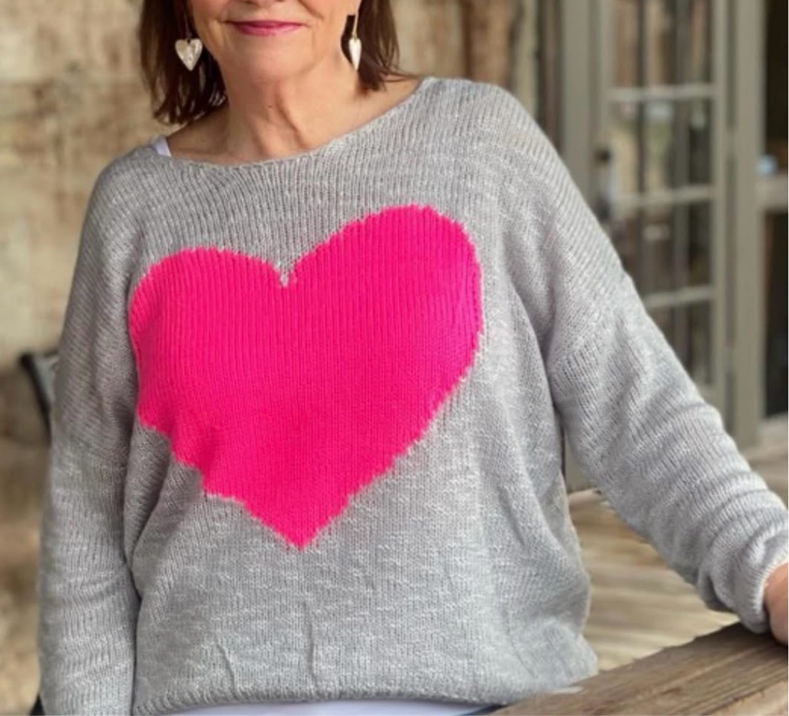 Heart sweater/ grey