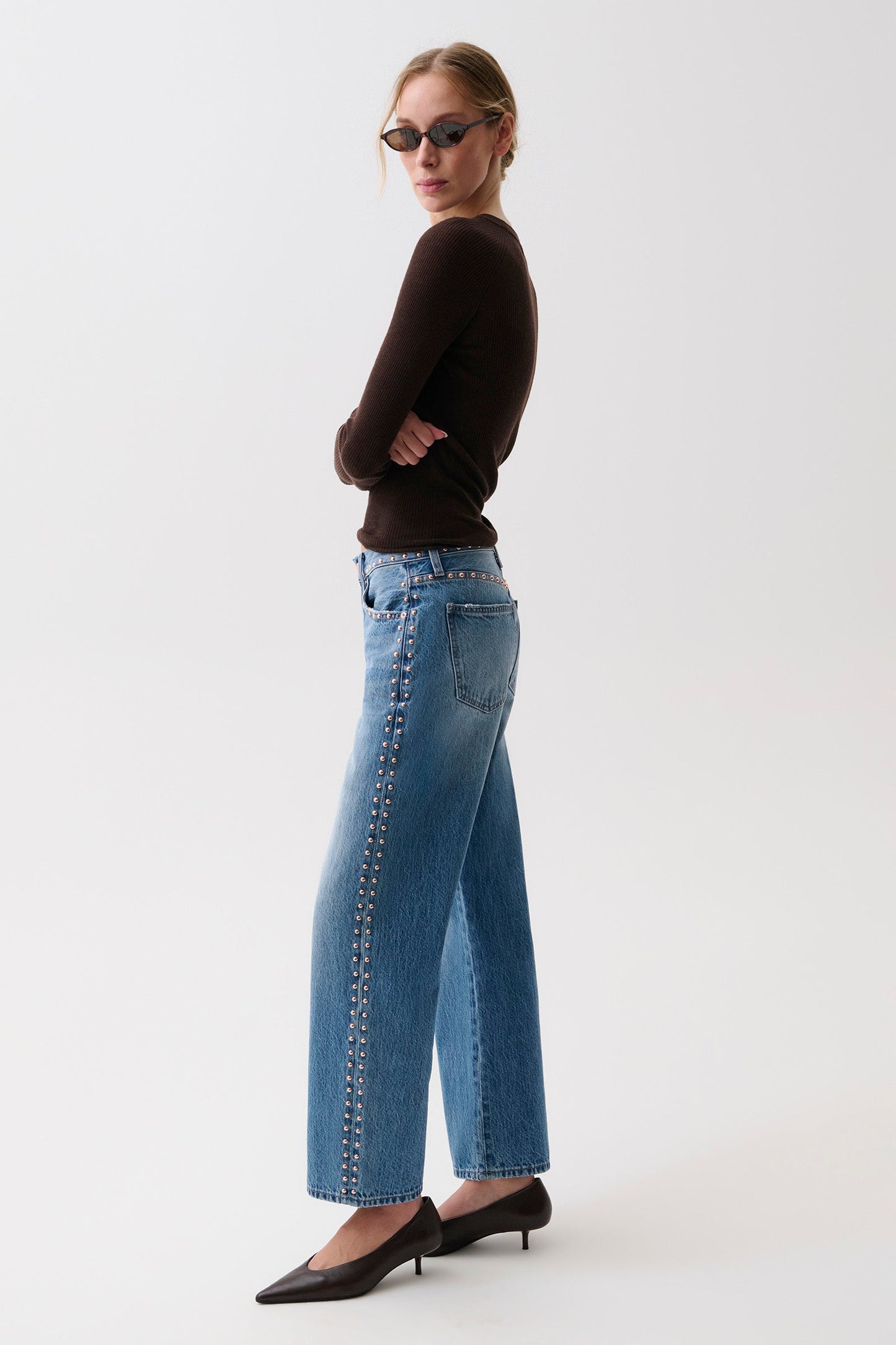 Lexi Mid Rise Bowed Straight / star studded