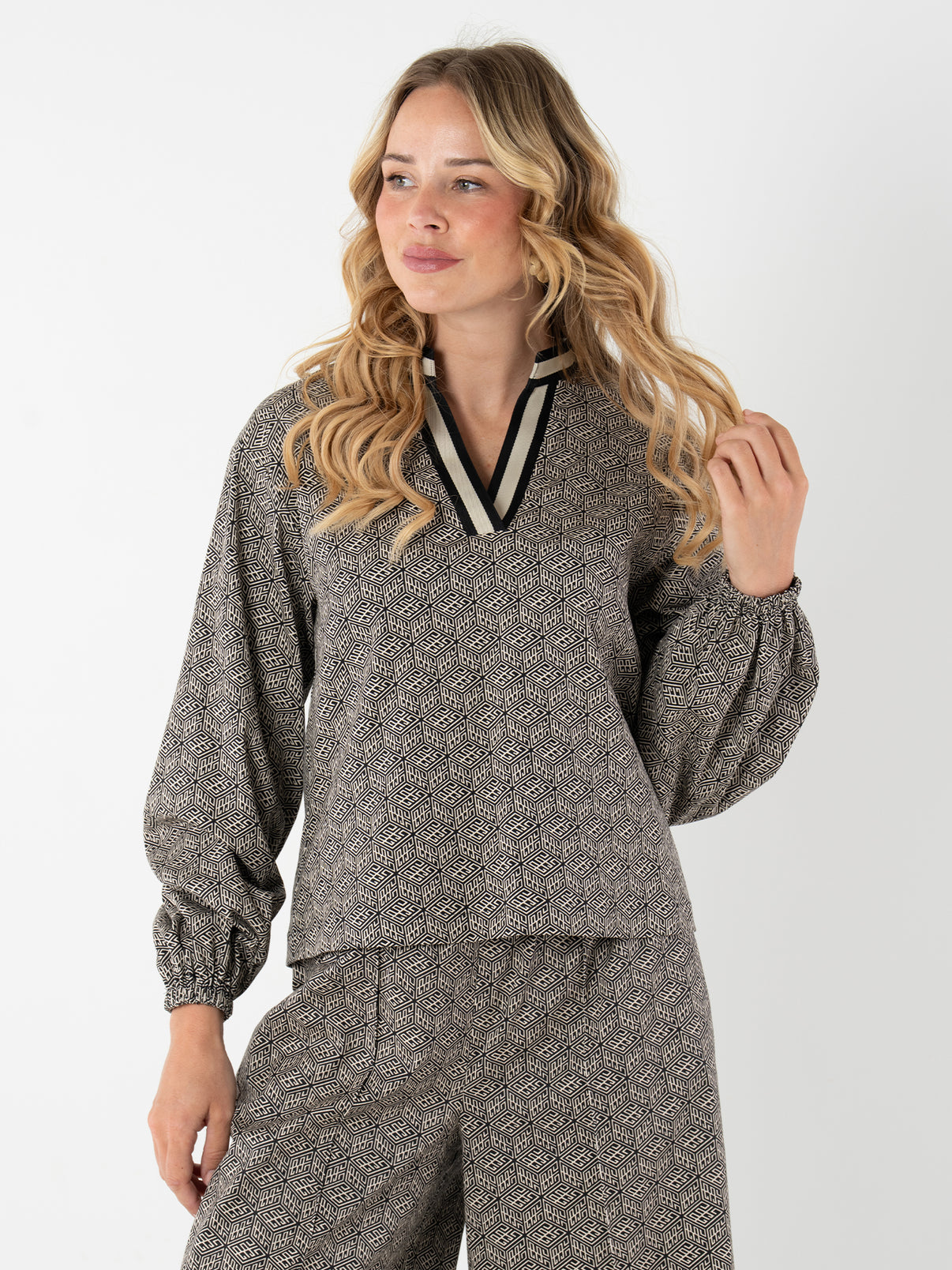Lolli Top/ Black tonal monogram