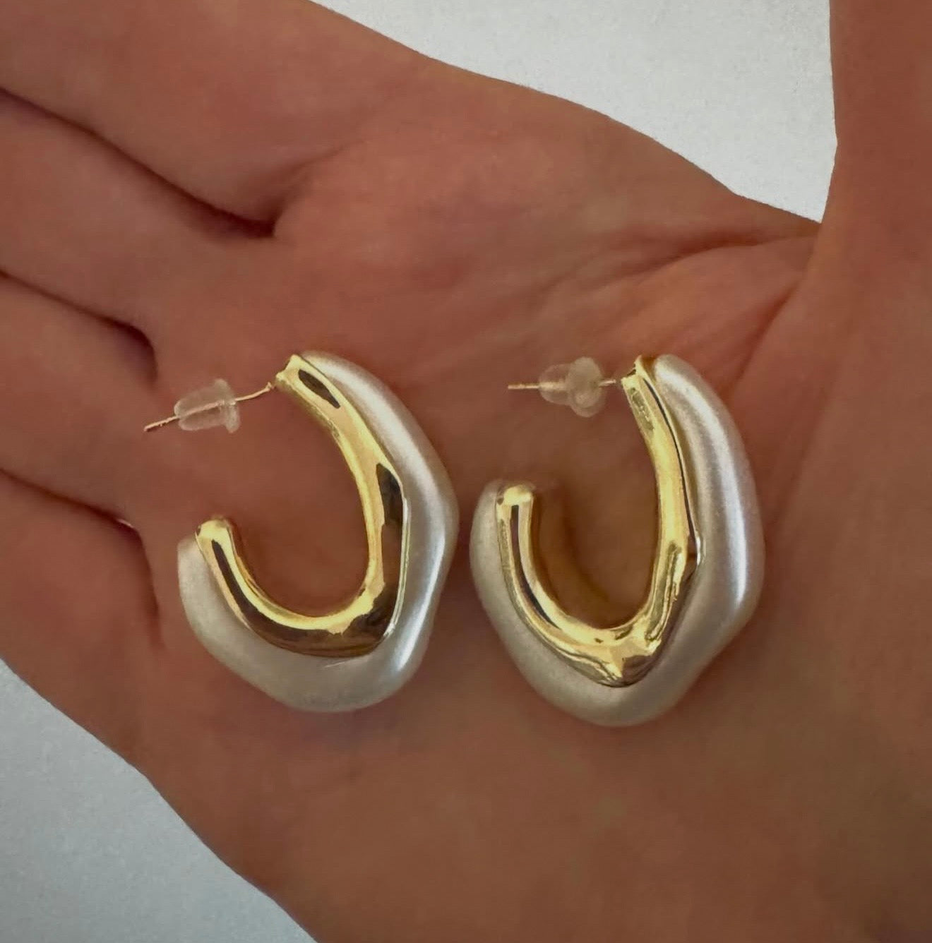 Pearl and Gold earring