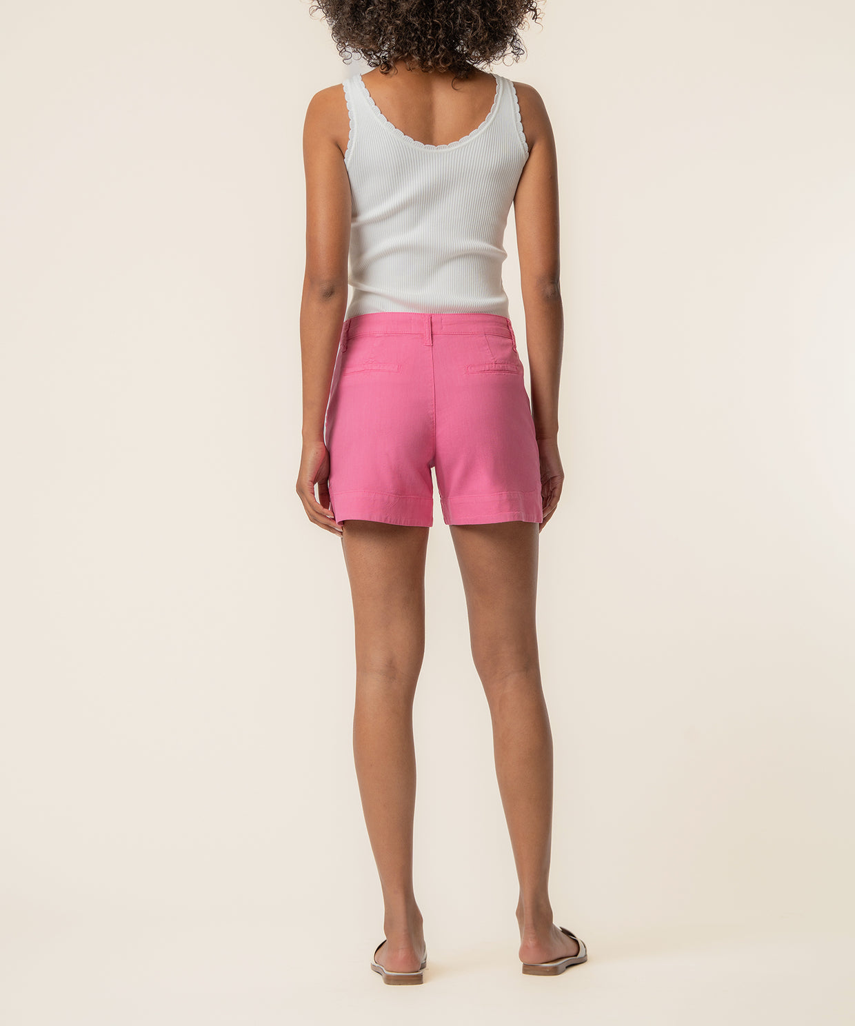 TONI High rise short with scallop/ Lipstick