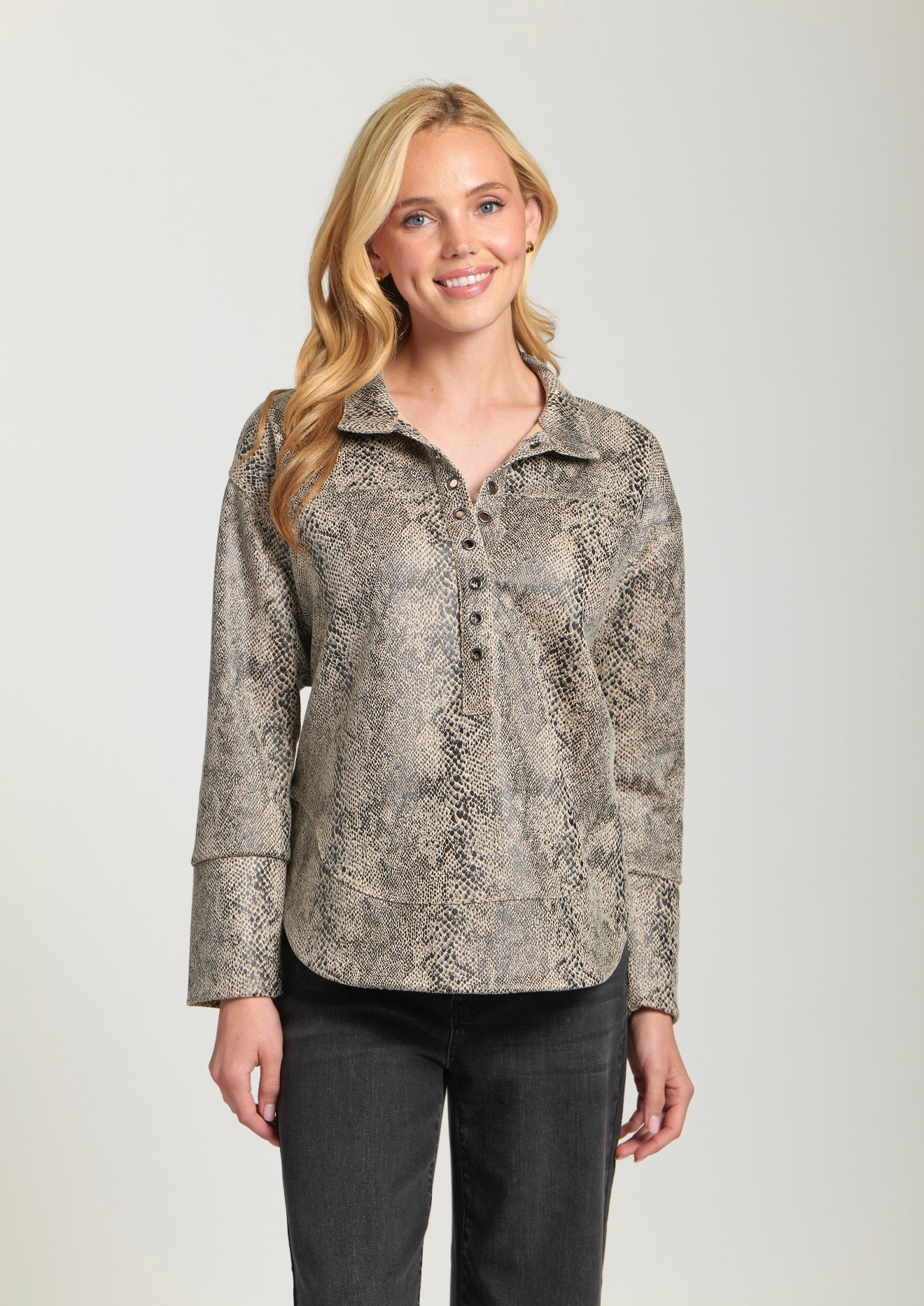 Henley Top/ Gray reptile