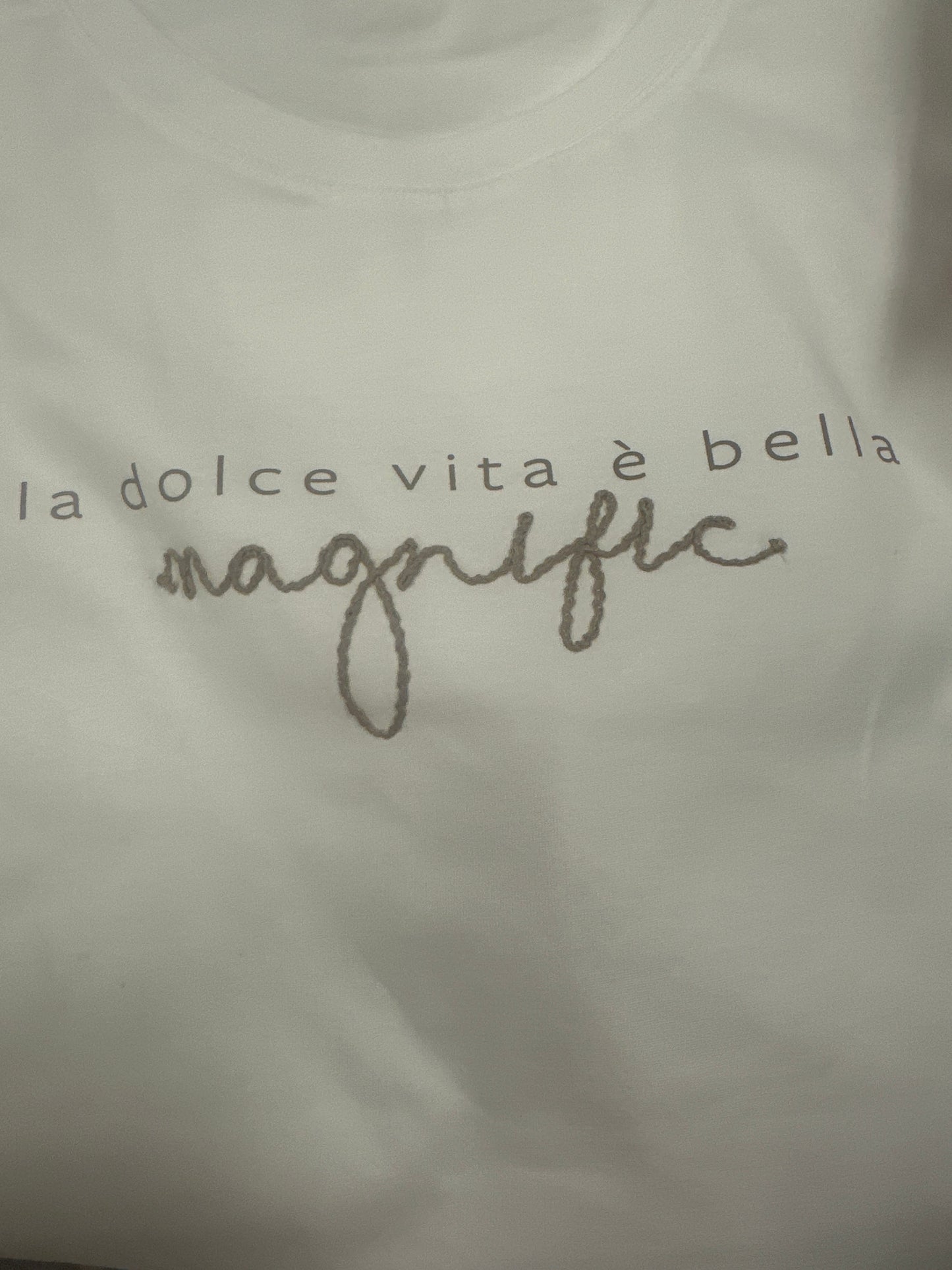T-shirt Magnific