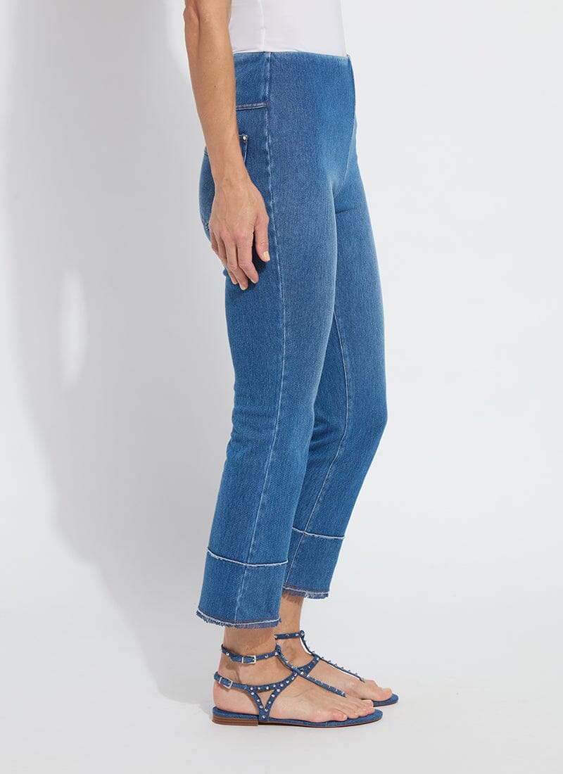 Dara seamed hem crop denim / mid wash