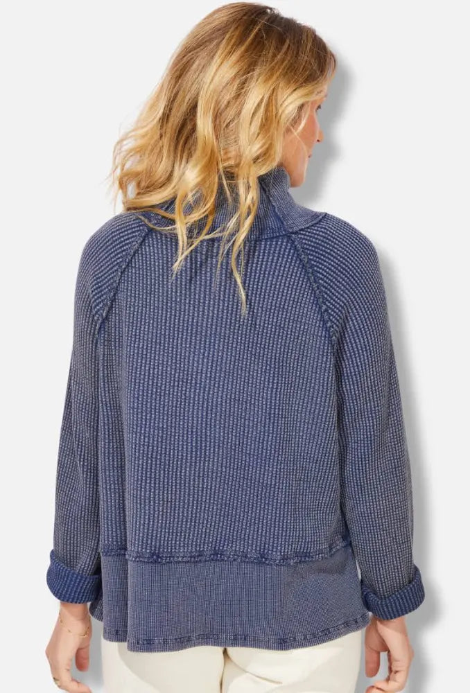 Waffle Mock Neck / medium wash