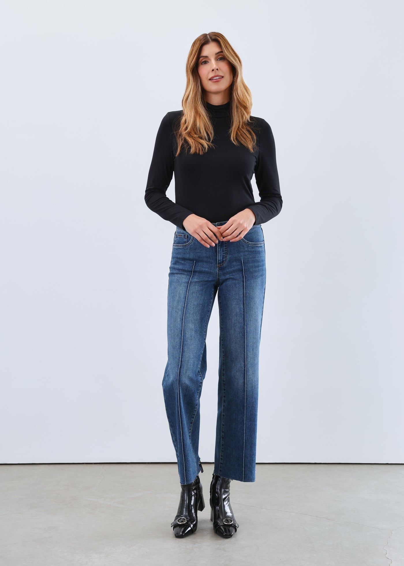 Mock neck top/ black