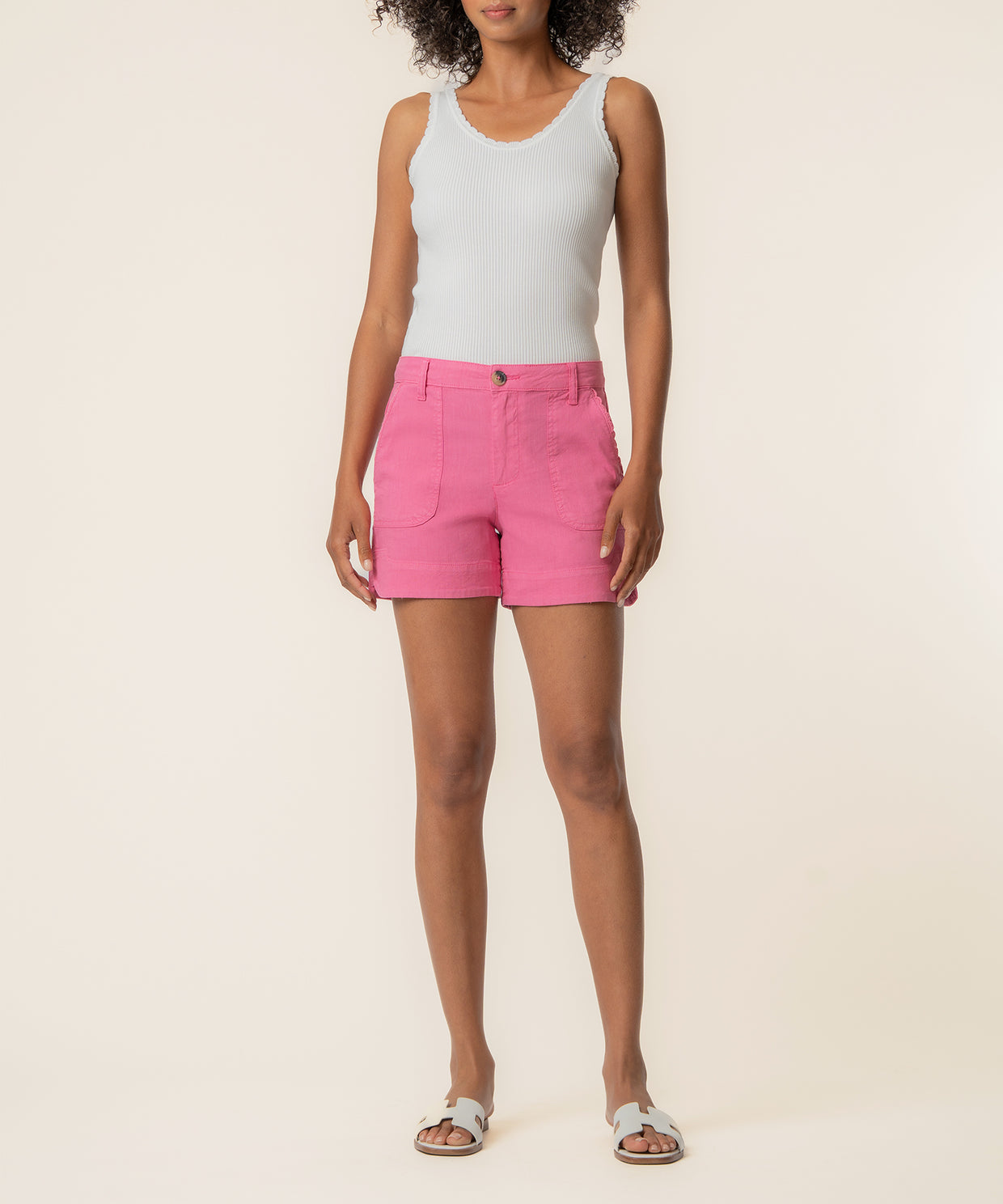 TONI High rise short with scallop/ Lipstick