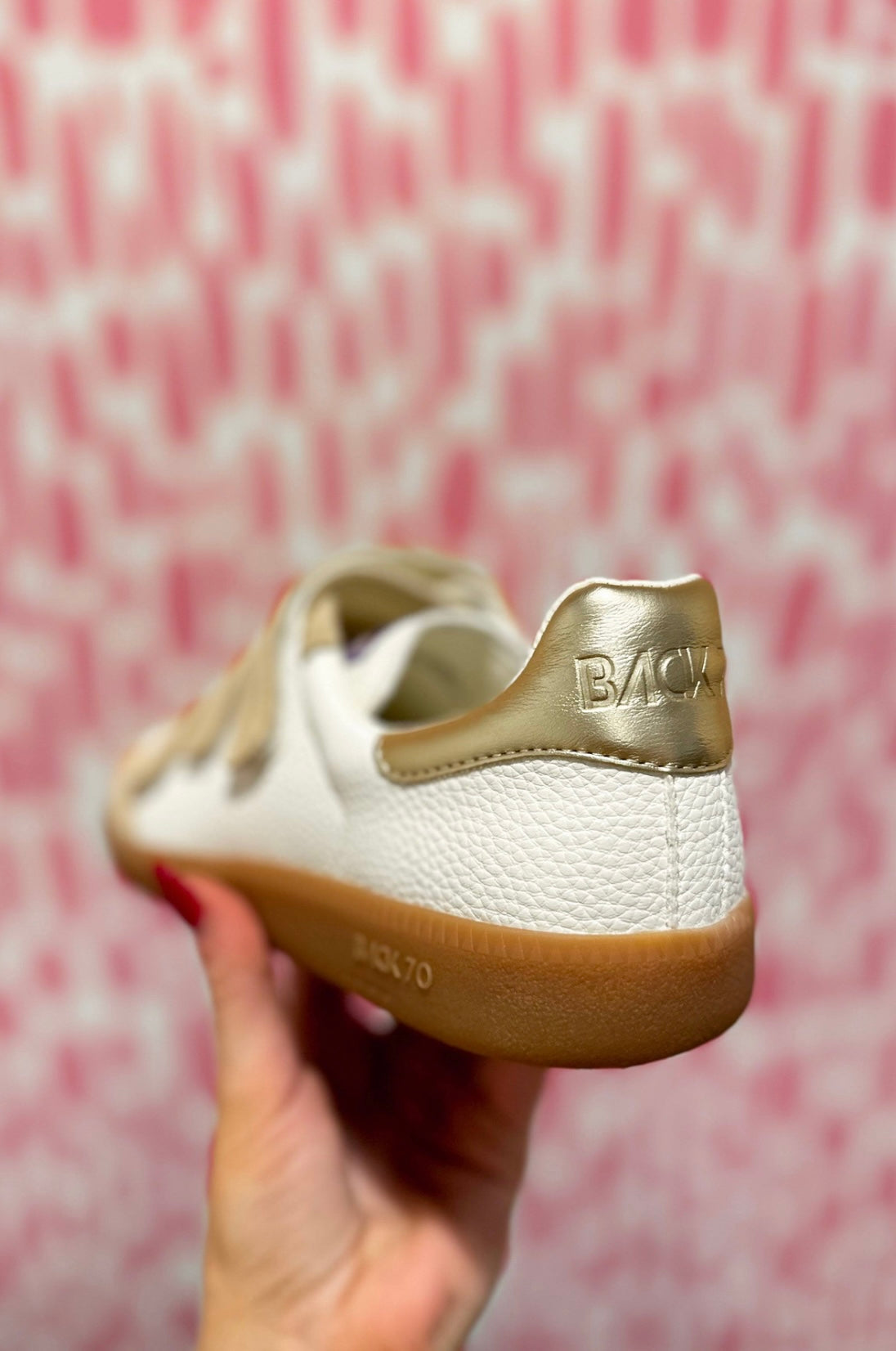 Back70 MIAS / white beige