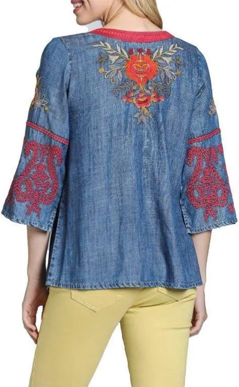 Floral embroidered top/ pink multi
