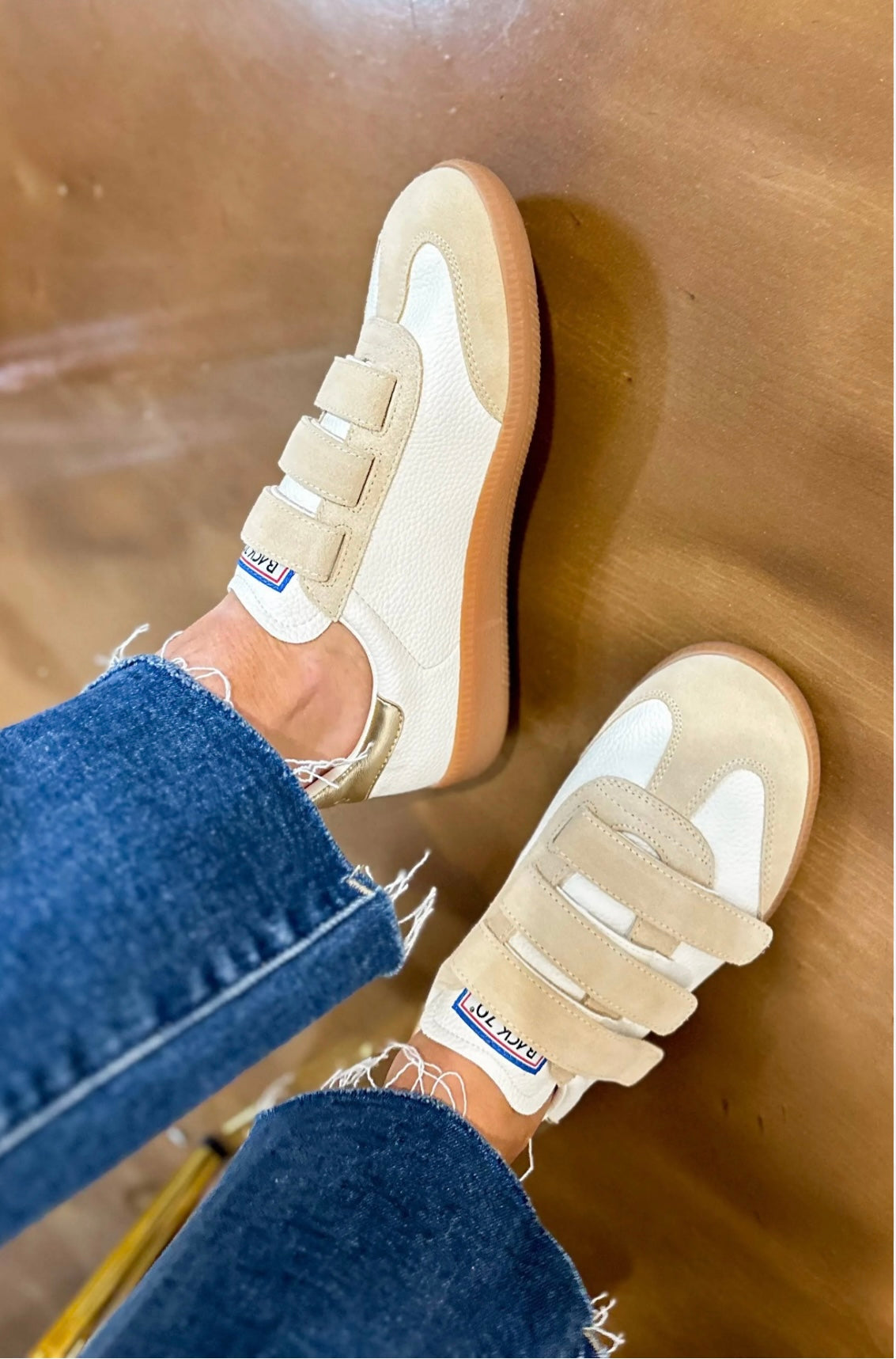 Back70 MIAS / white beige