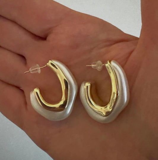 Pearl and Gold earring
