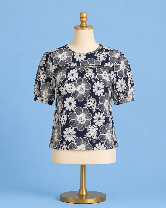 Yoke trimmed top/ navy floral