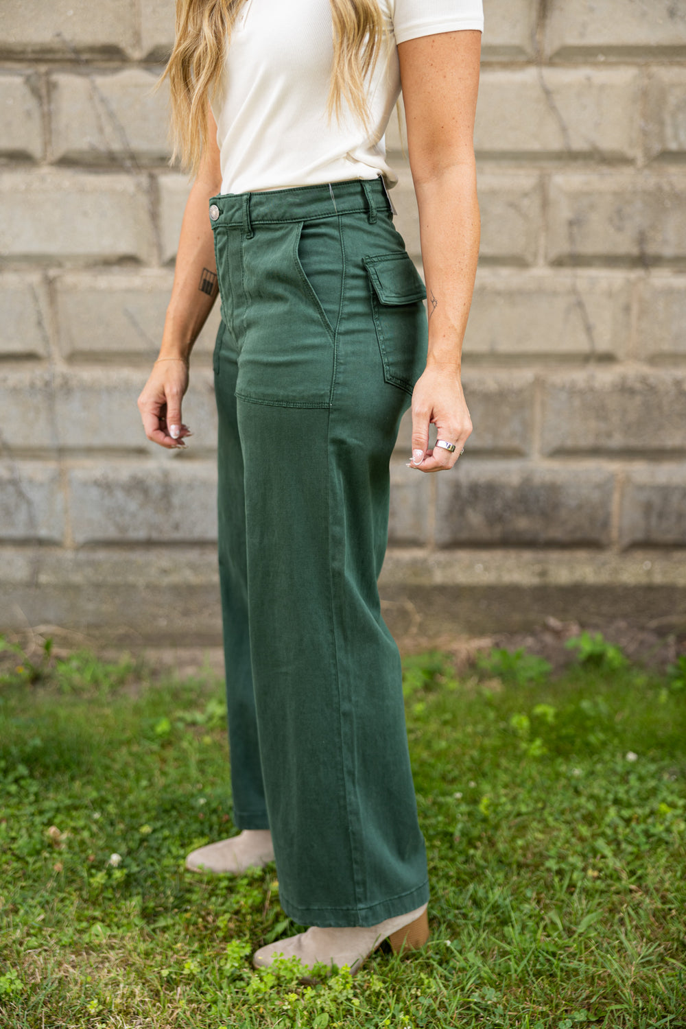 Meg High Rise Fab Ab wide leg/ evergreen