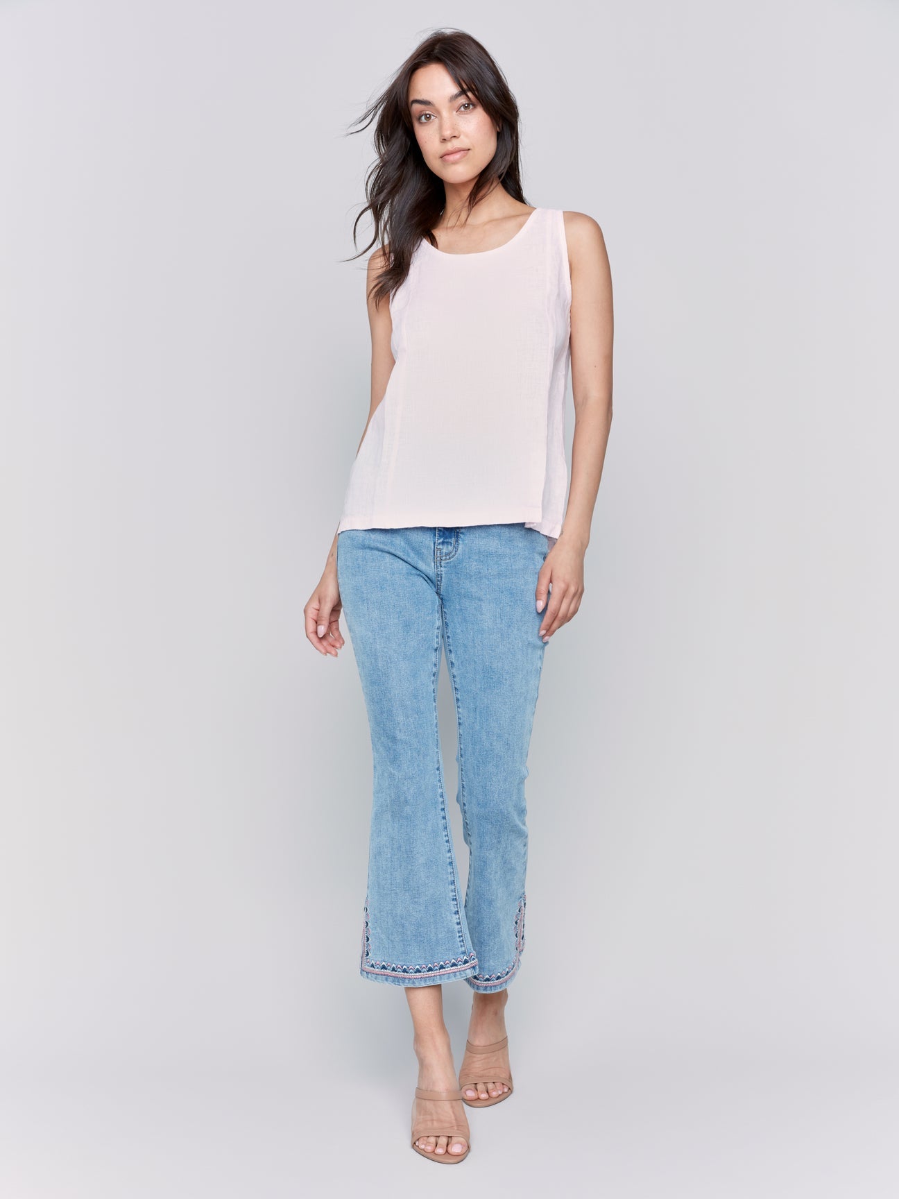 Sleeveless linen top with slit / petal