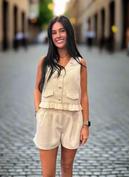 Ruffles hem Vest / cream