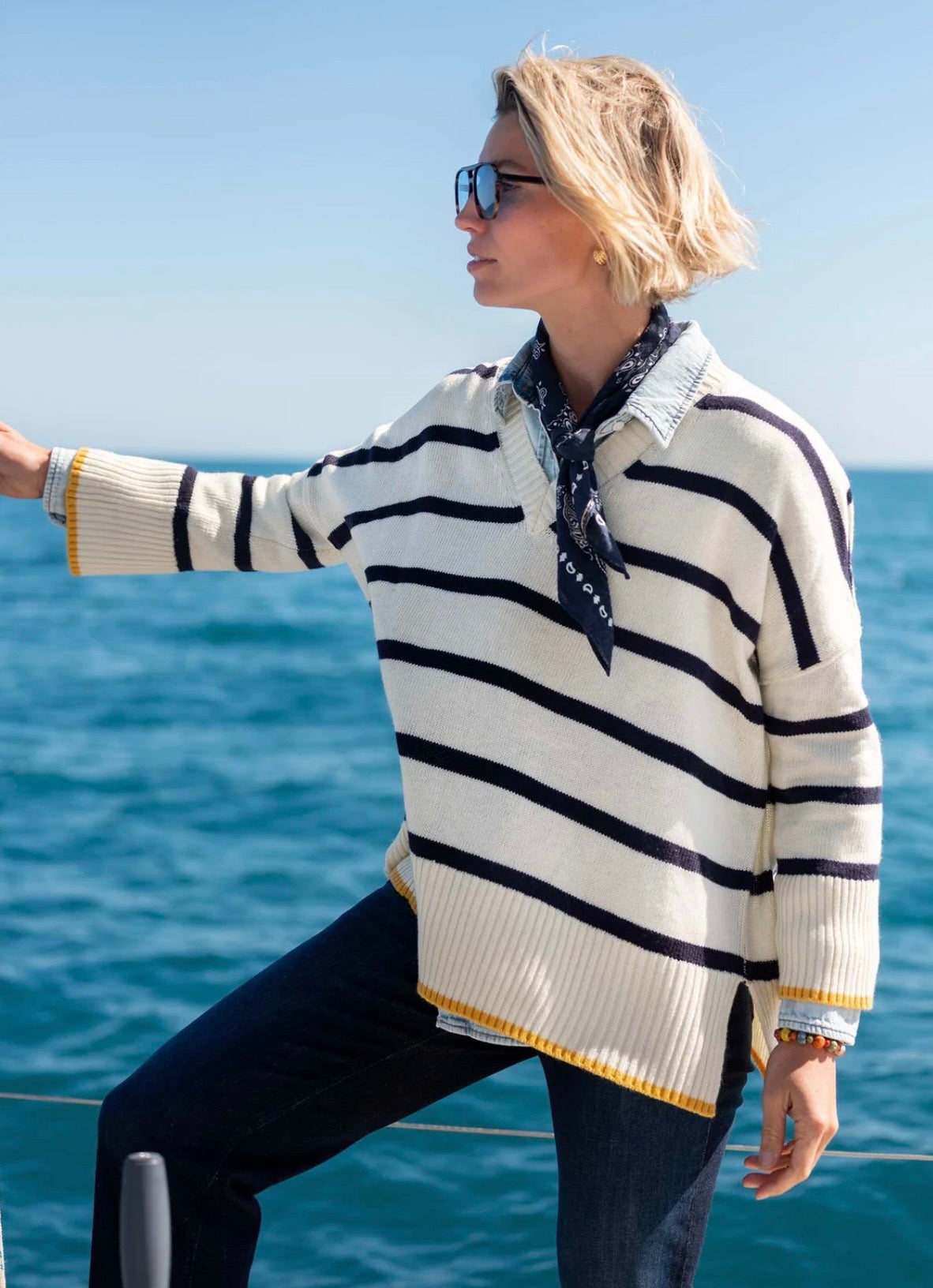 Montauk Vneck Sweater/ cream/ navy/ gold
