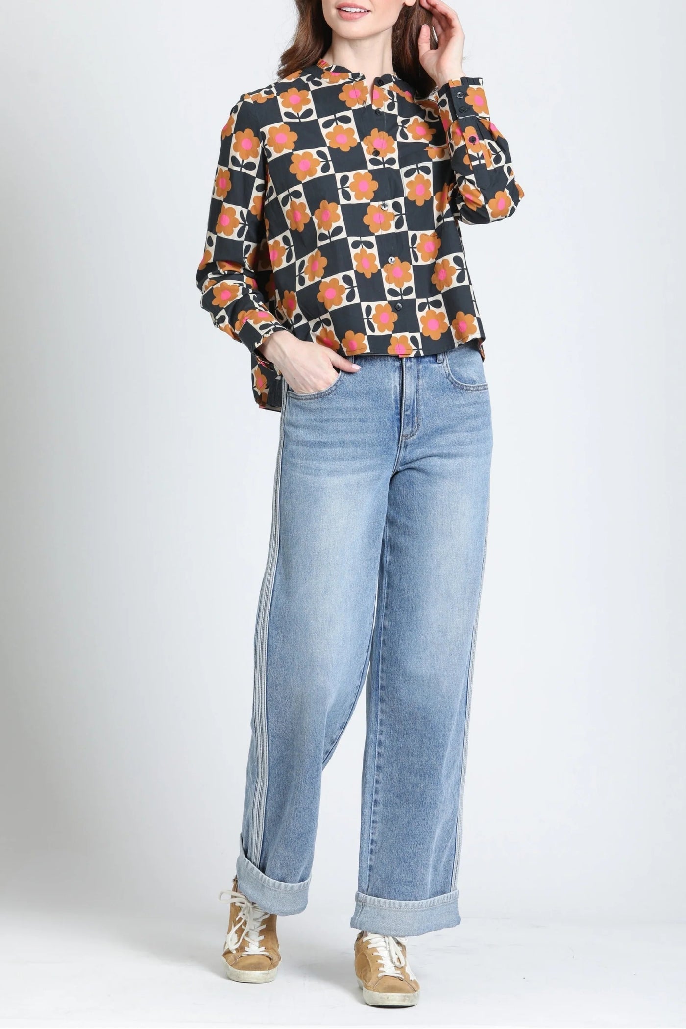 Cropped Shirt w/ruffle detail/ Hot Cocoa Bloom