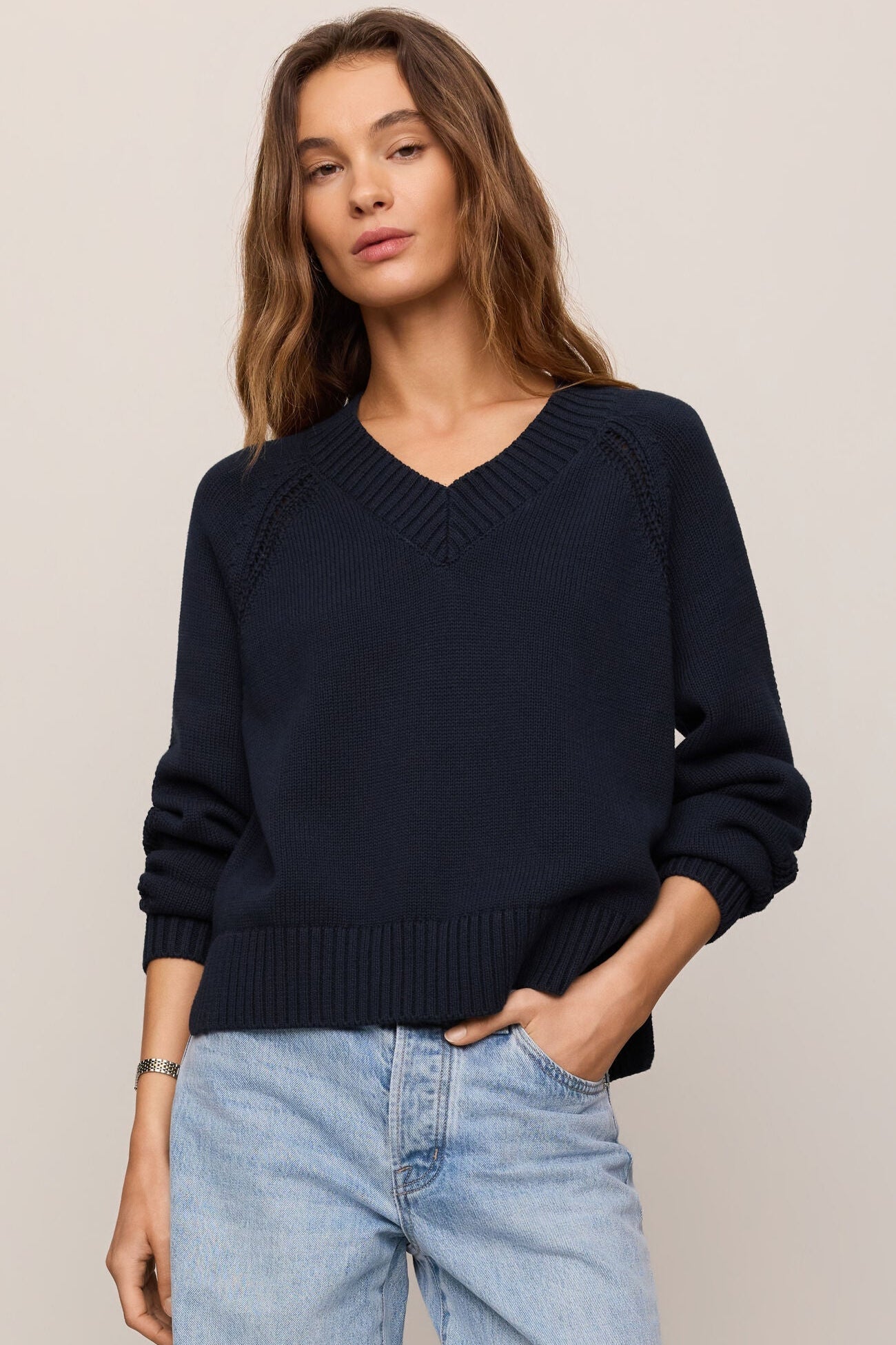 Stratton V neck sweater / eclipse