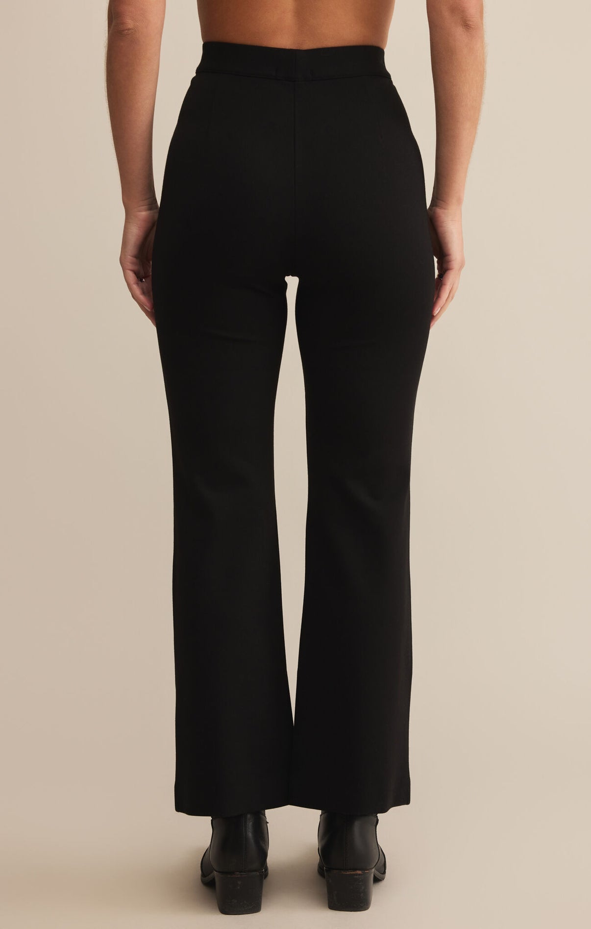 Do it all slim kick pant/ black