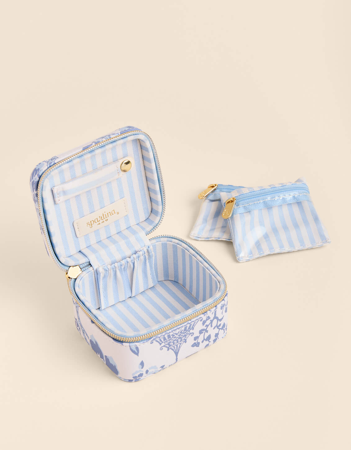 Stow and Go Jewelry Travel Case Garden Toile Blue