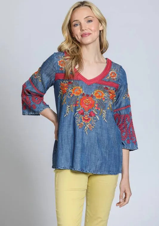 Floral embroidered top/ pink multi