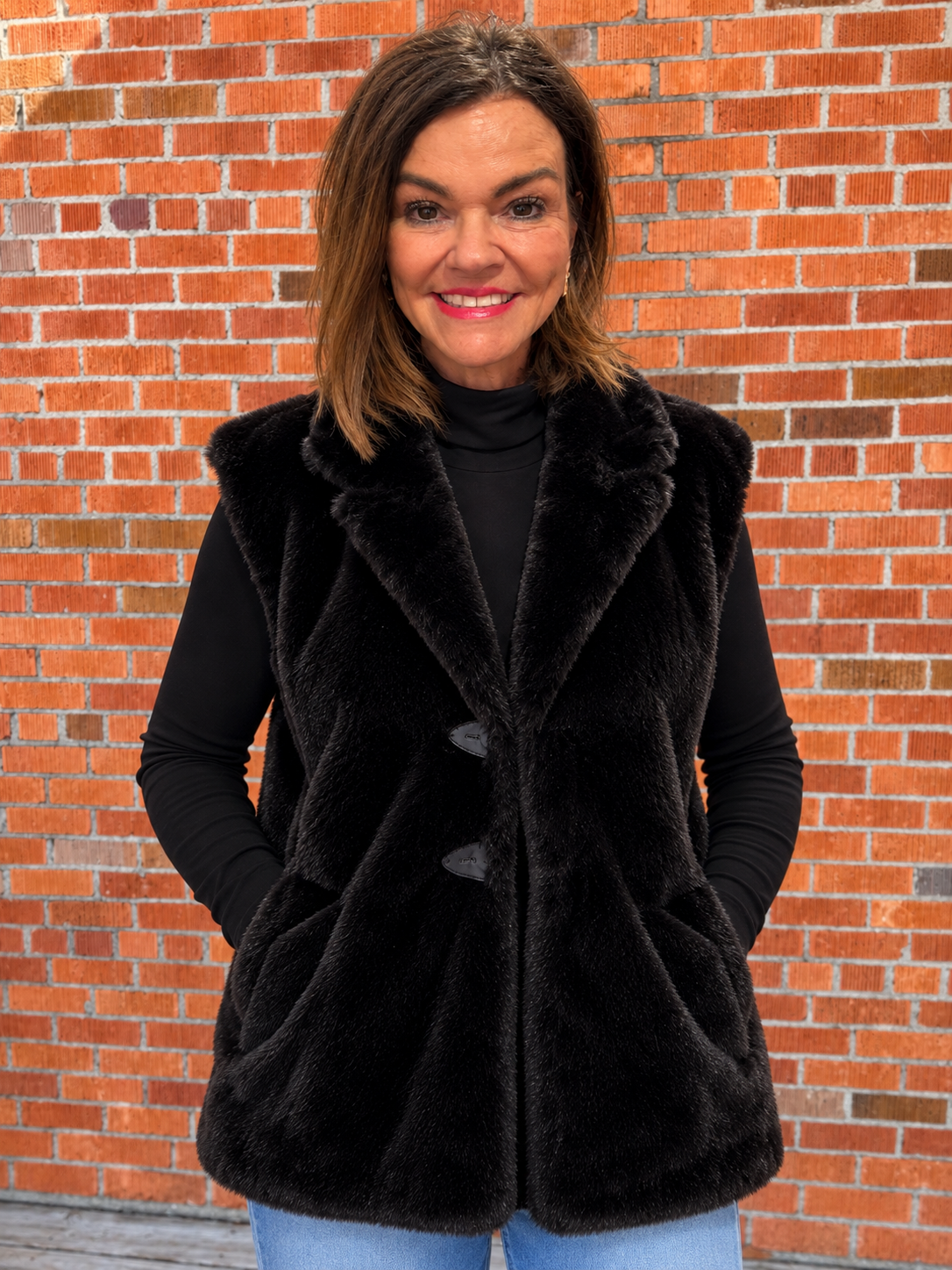 Faux Fur Stellar Vest/ Black