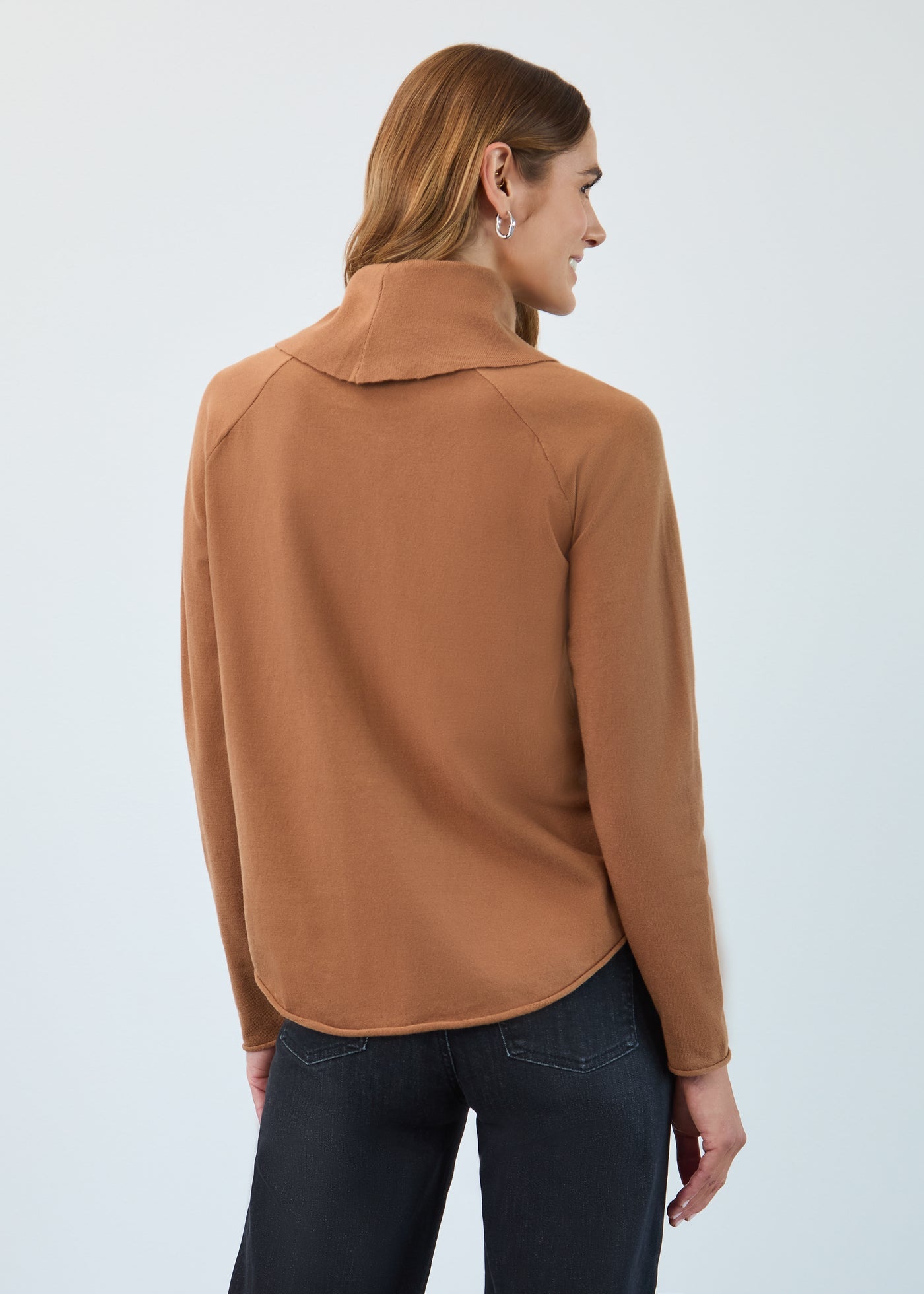 Cowl neck sweater / caramel